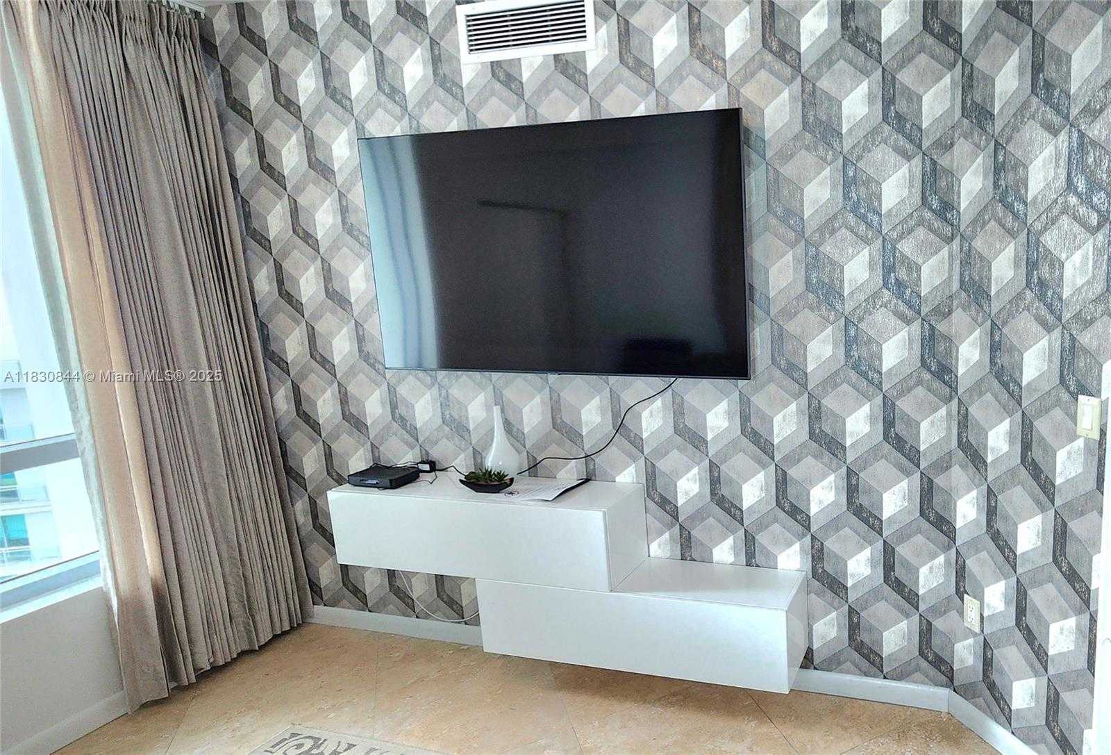 Small Image of 350 SOUTH MIAMI AVE #3214, Miami Number 25