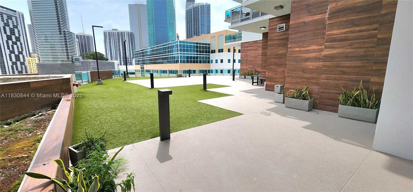 Small Image of 350 SOUTH MIAMI AVE #3214, Miami Number 37