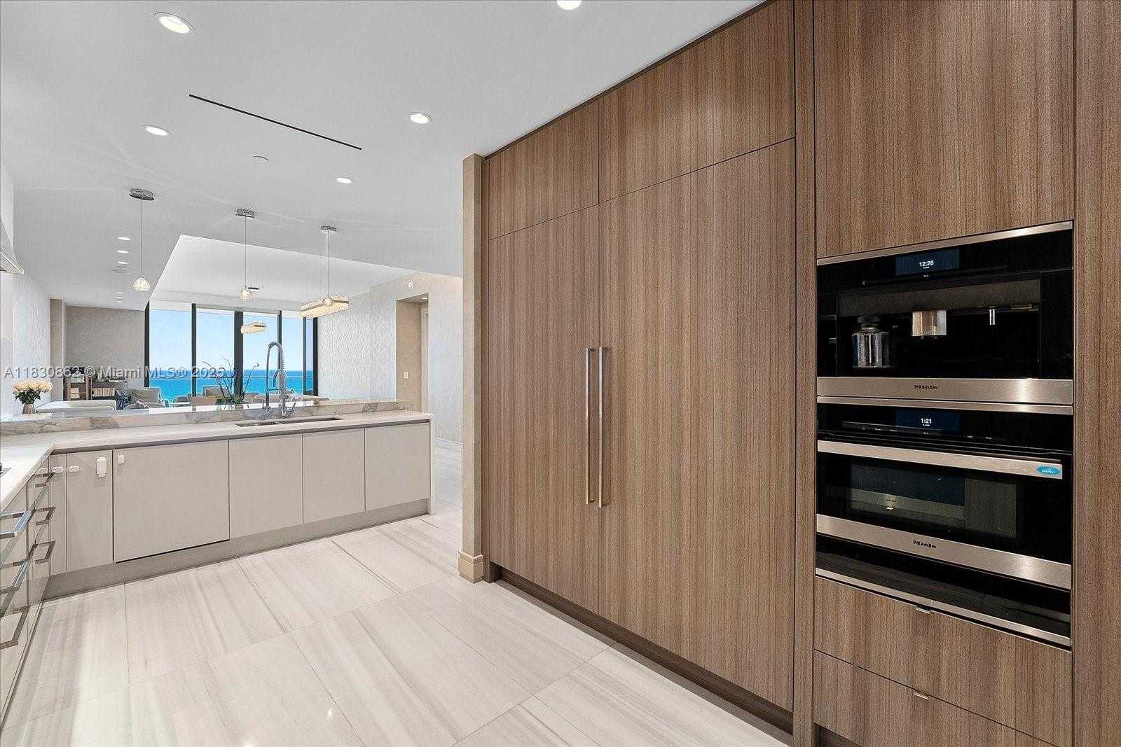 Small Image of Sunny Isles Beach Number 14