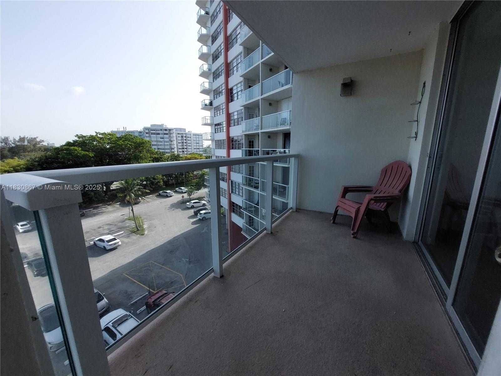 Small Image of 1351 NORTH EAST MIAMI GARDENS DR #513E, Miami Number 13