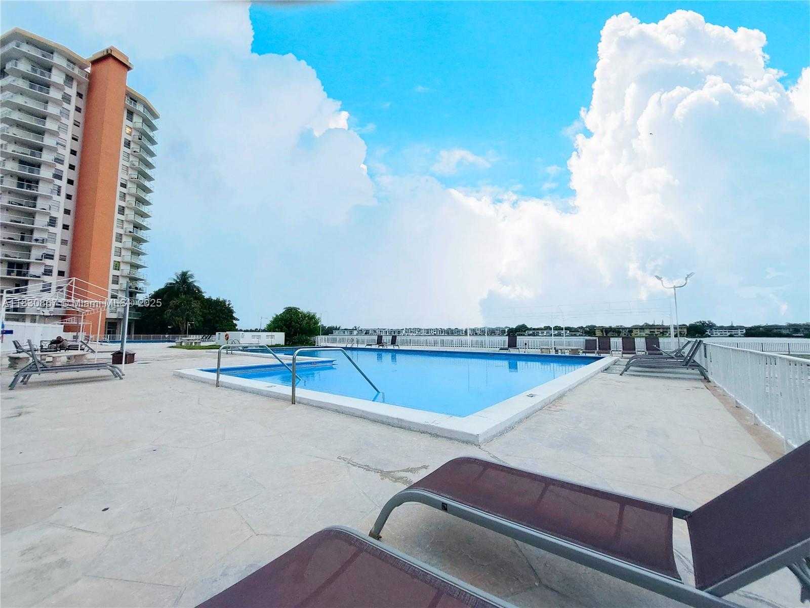 Small Image of 1351 NORTH EAST MIAMI GARDENS DR #513E, Miami Number 14