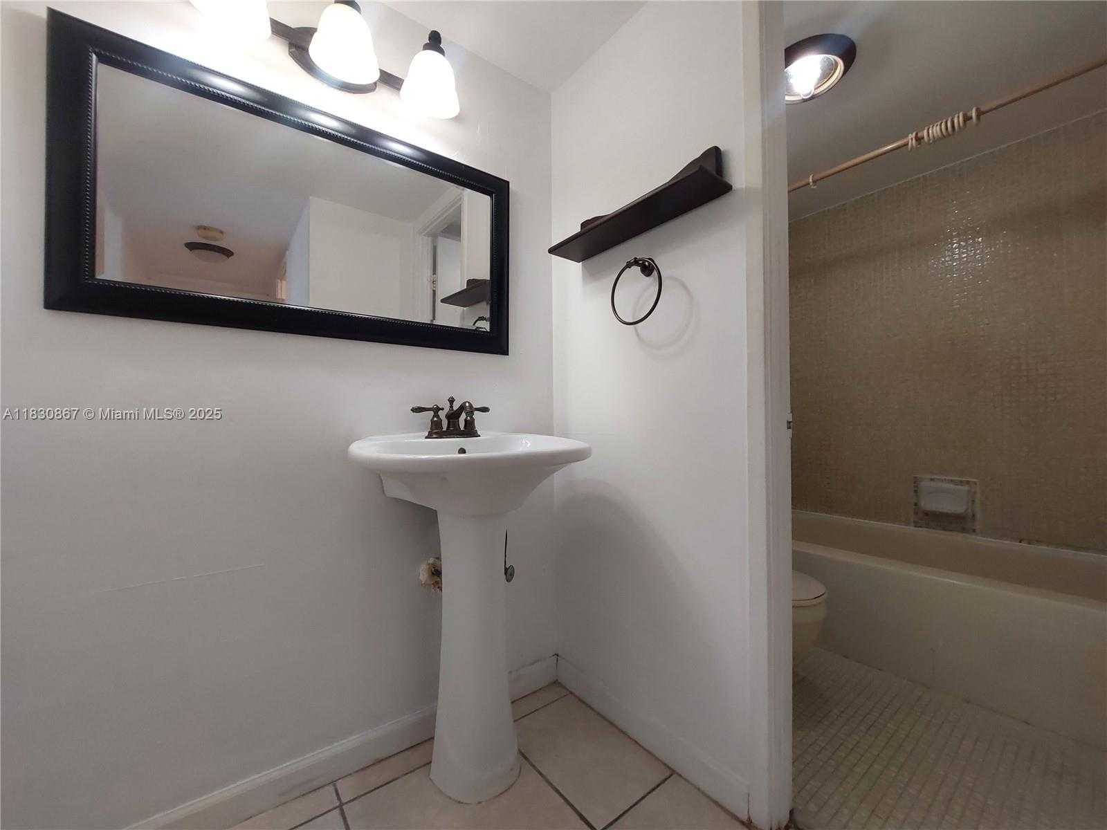 Small Image of 1351 NORTH EAST MIAMI GARDENS DR #513E, Miami Number 17