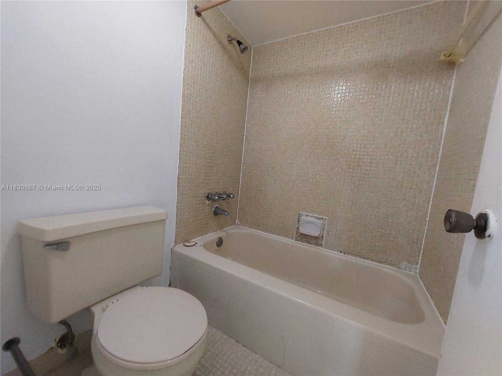 Small Image of 1351 NORTH EAST MIAMI GARDENS DR #513E, Miami Number 18