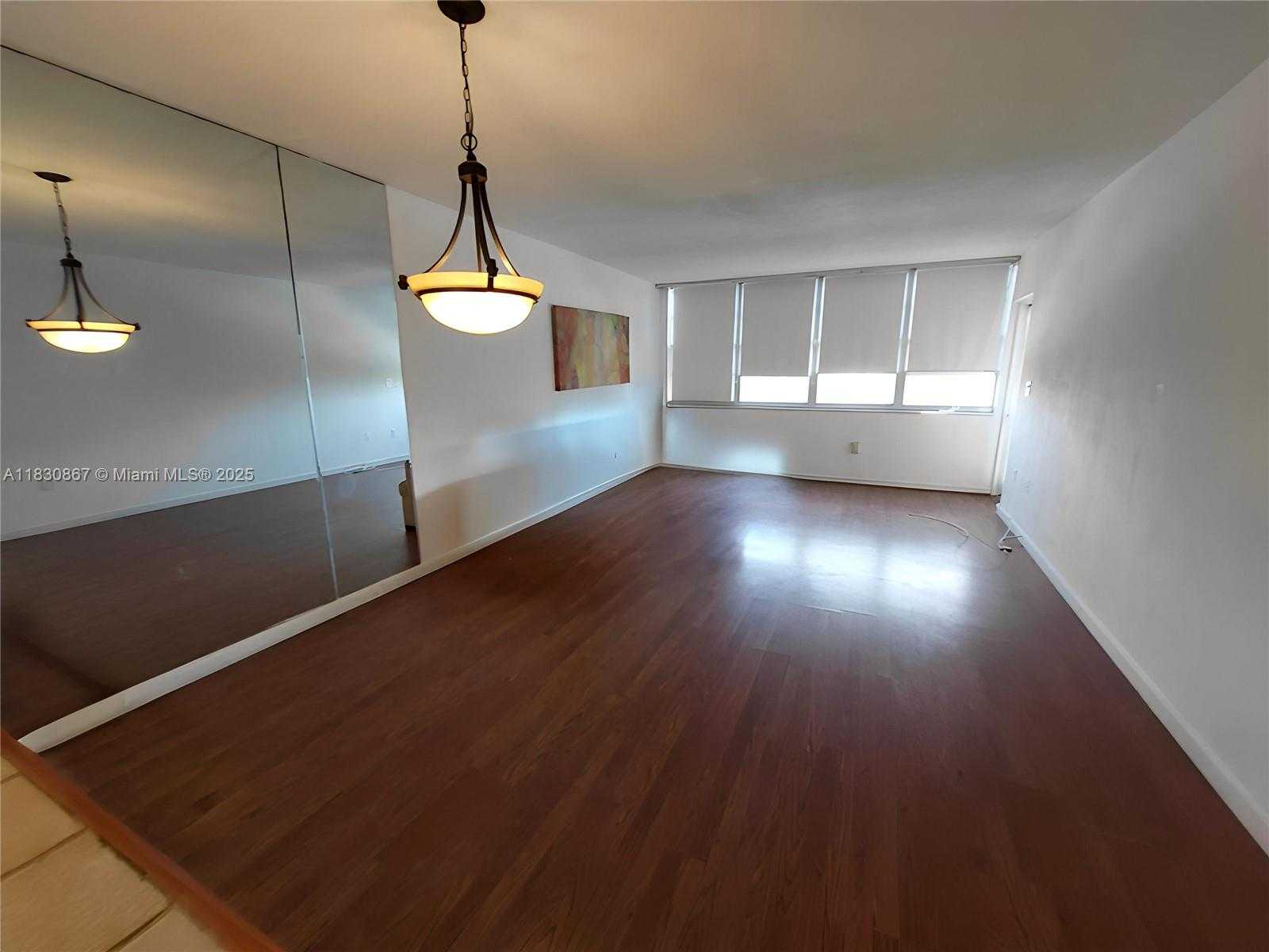 Small Image of 1351 NORTH EAST MIAMI GARDENS DR #513E, Miami Number 3