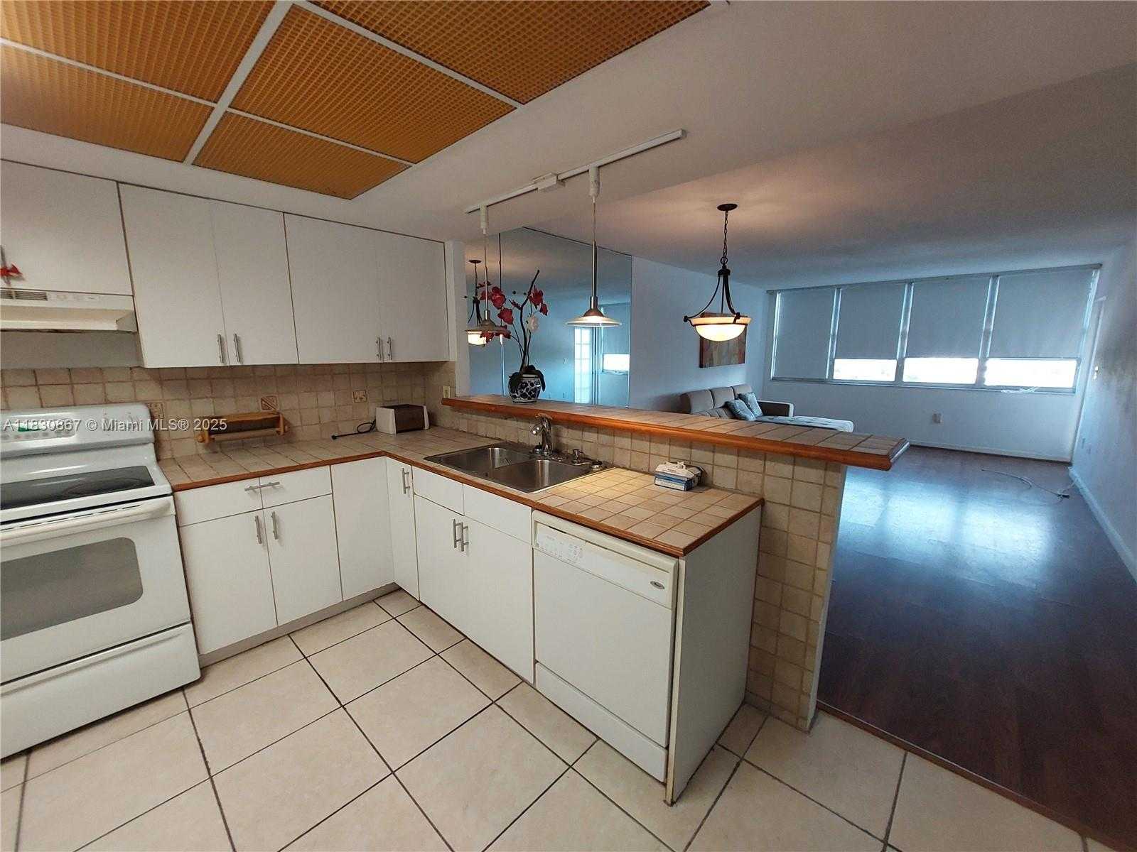 Small Image of 1351 NORTH EAST MIAMI GARDENS DR #513E, Miami Number 6