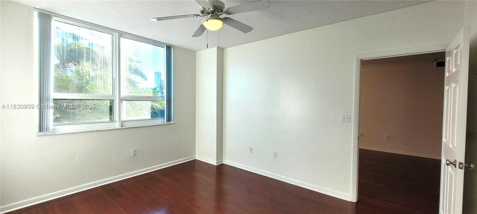 Small Image of 2000 NORTH BAYSHORE DR #509, Miami Number 12