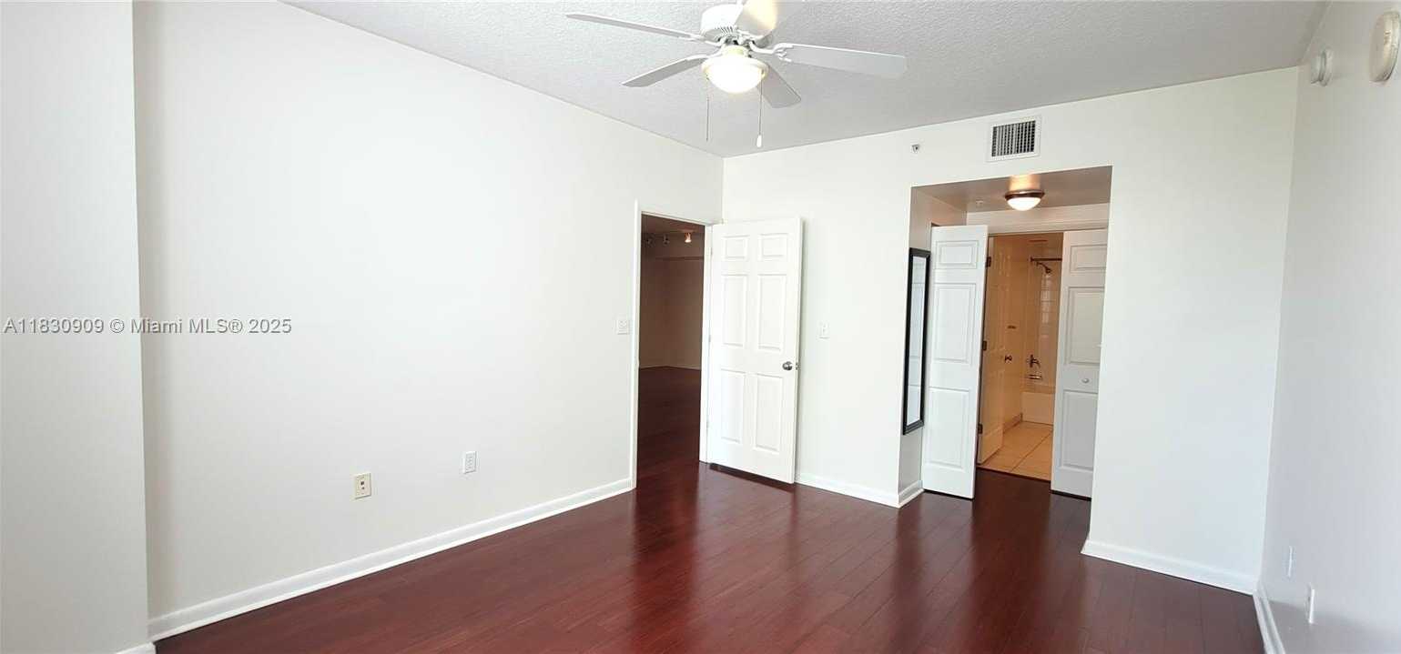 Small Image of 2000 NORTH BAYSHORE DR #509, Miami Number 13
