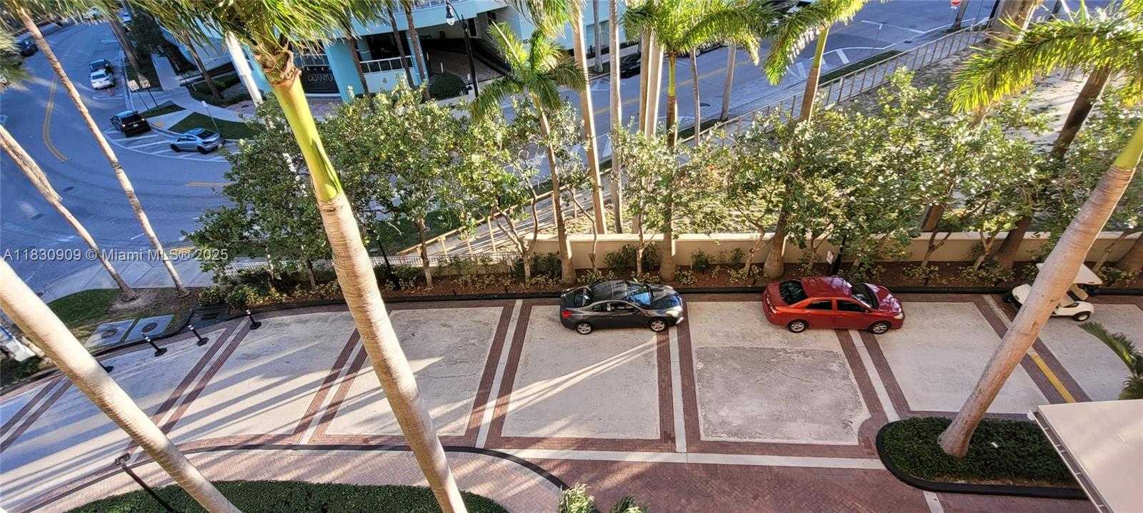 Small Image of 2000 NORTH BAYSHORE DR #509, Miami Number 25
