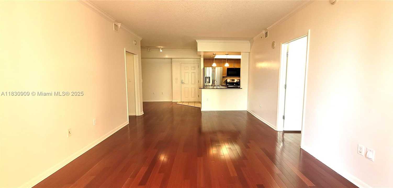 Small Image of 2000 NORTH BAYSHORE DR #509, Miami Number 32