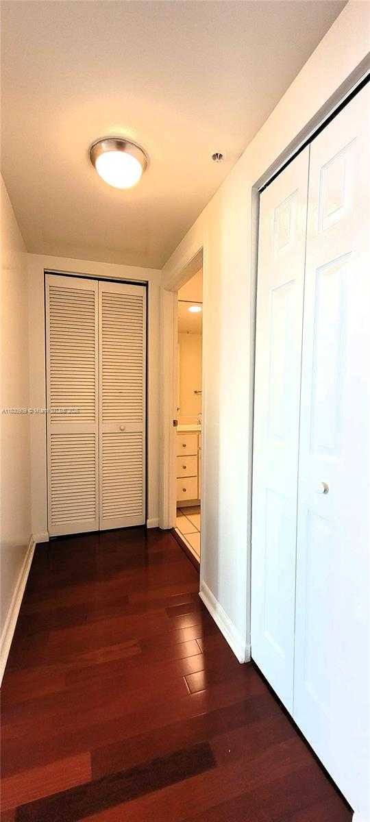 Small Image of 2000 NORTH BAYSHORE DR #509, Miami Number 36