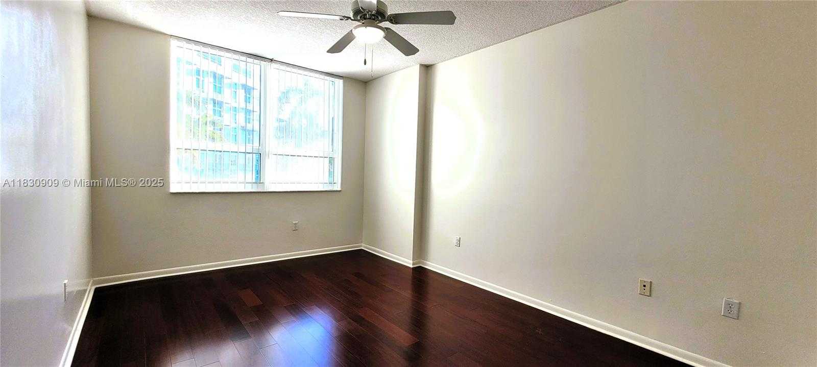 Small Image of 2000 NORTH BAYSHORE DR #509, Miami Number 37