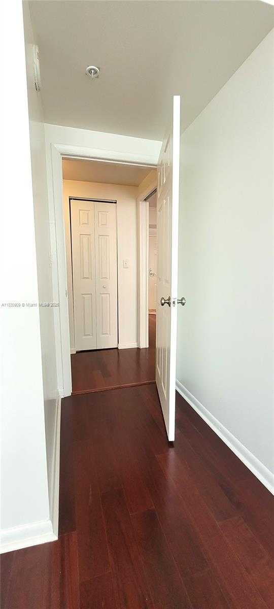 Small Image of 2000 NORTH BAYSHORE DR #509, Miami Number 42