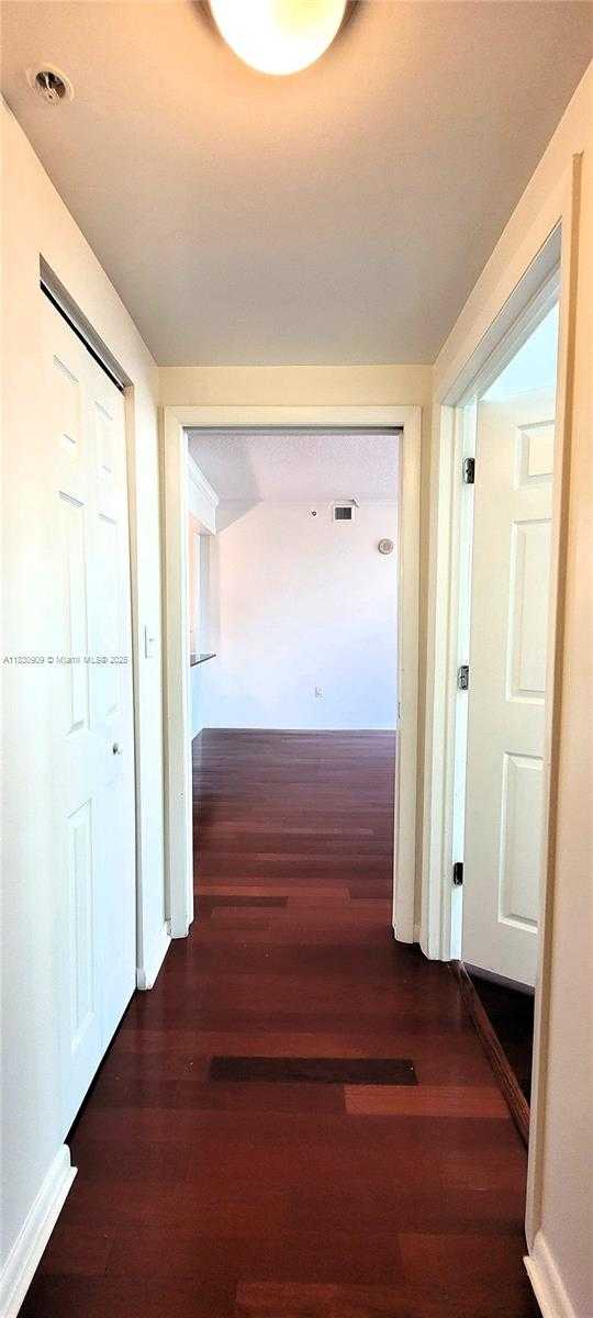 Small Image of 2000 NORTH BAYSHORE DR #509, Miami Number 45