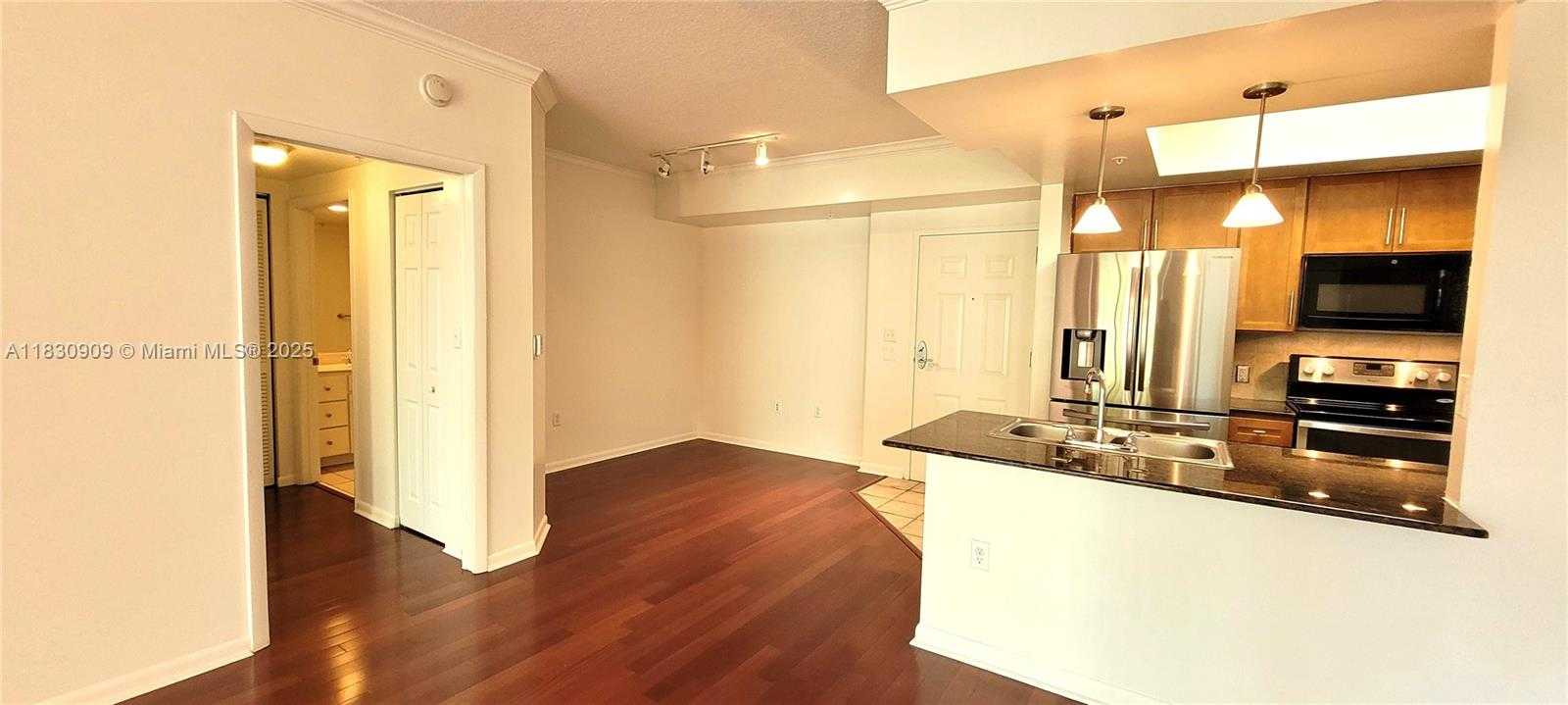 Small Image of 2000 NORTH BAYSHORE DR #509, Miami Number 8