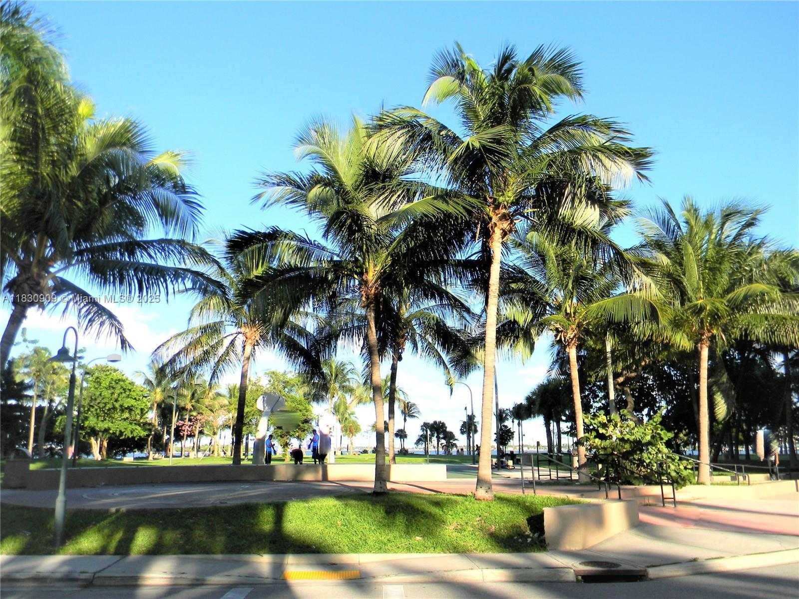 Small Image of 2000 NORTH BAYSHORE DR #509, Miami Number 80