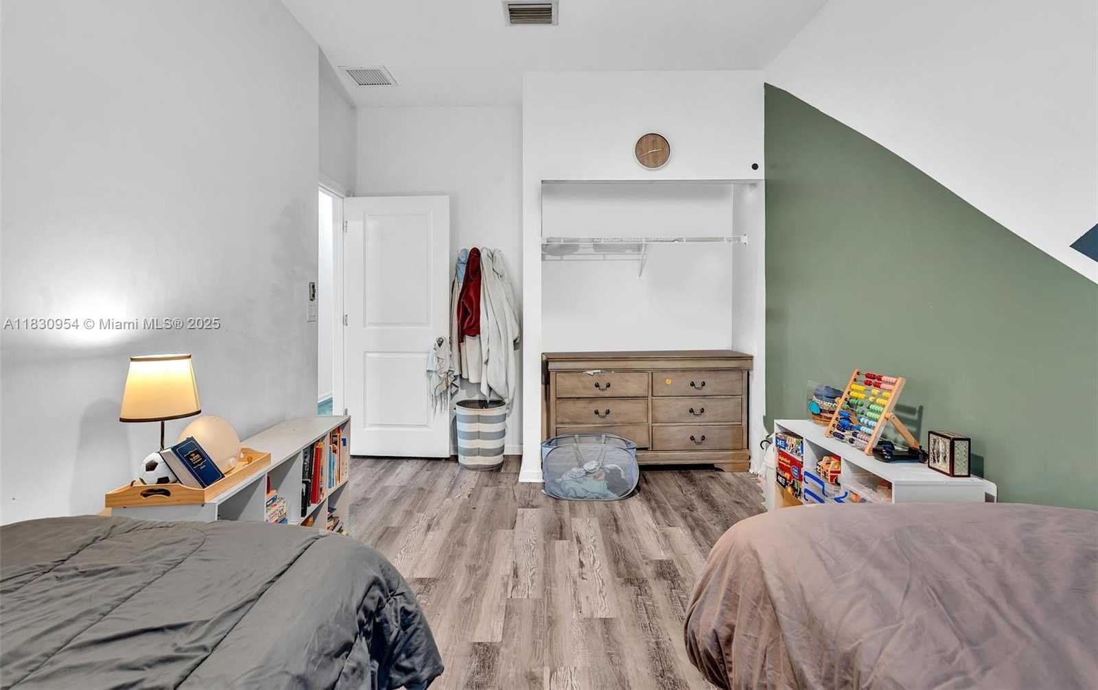 Small Image of 8150 CASCADA ISLES DR, Cooper City Number 30