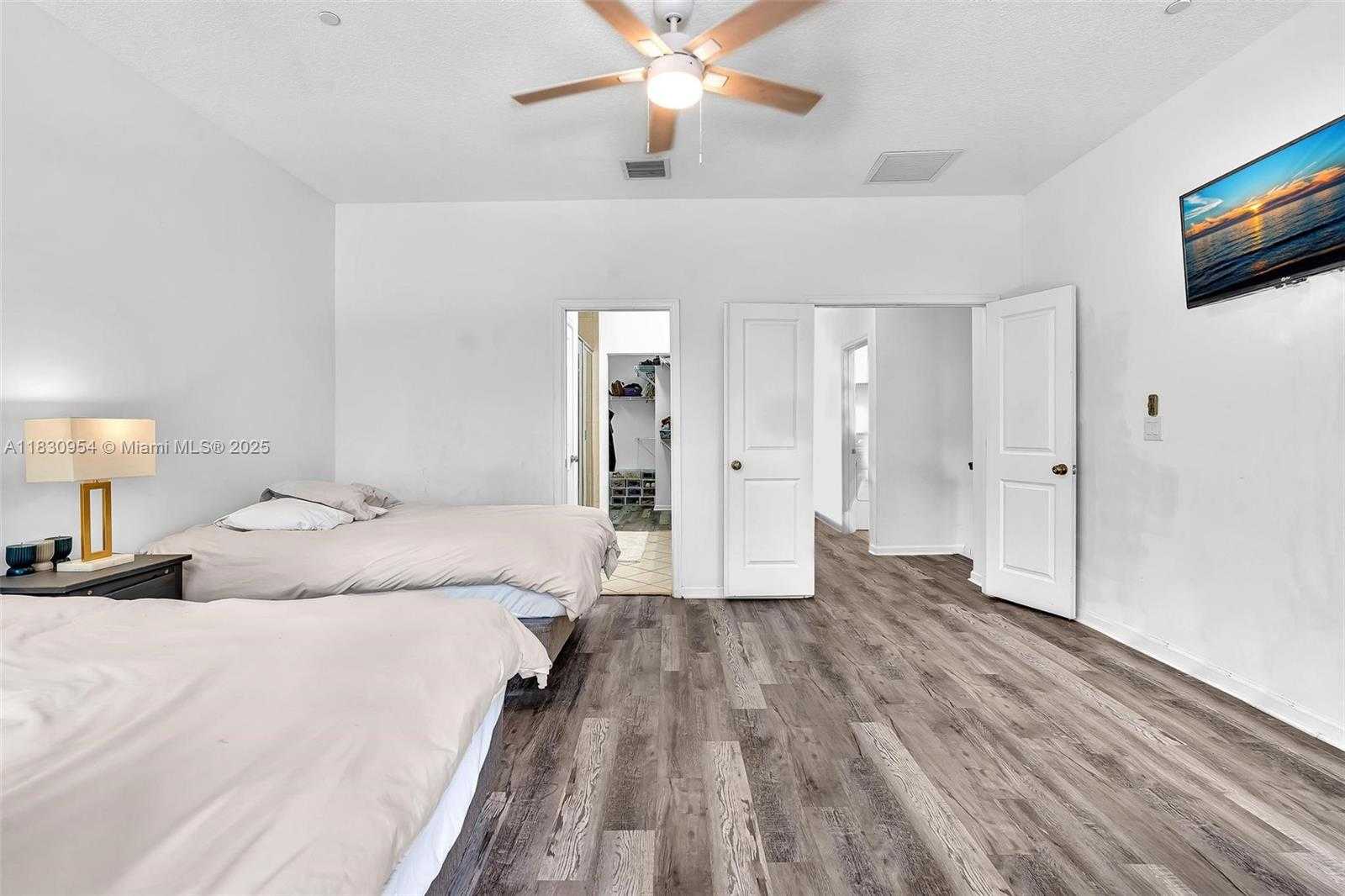 Small Image of 8150 CASCADA ISLES DR, Cooper City Number 41