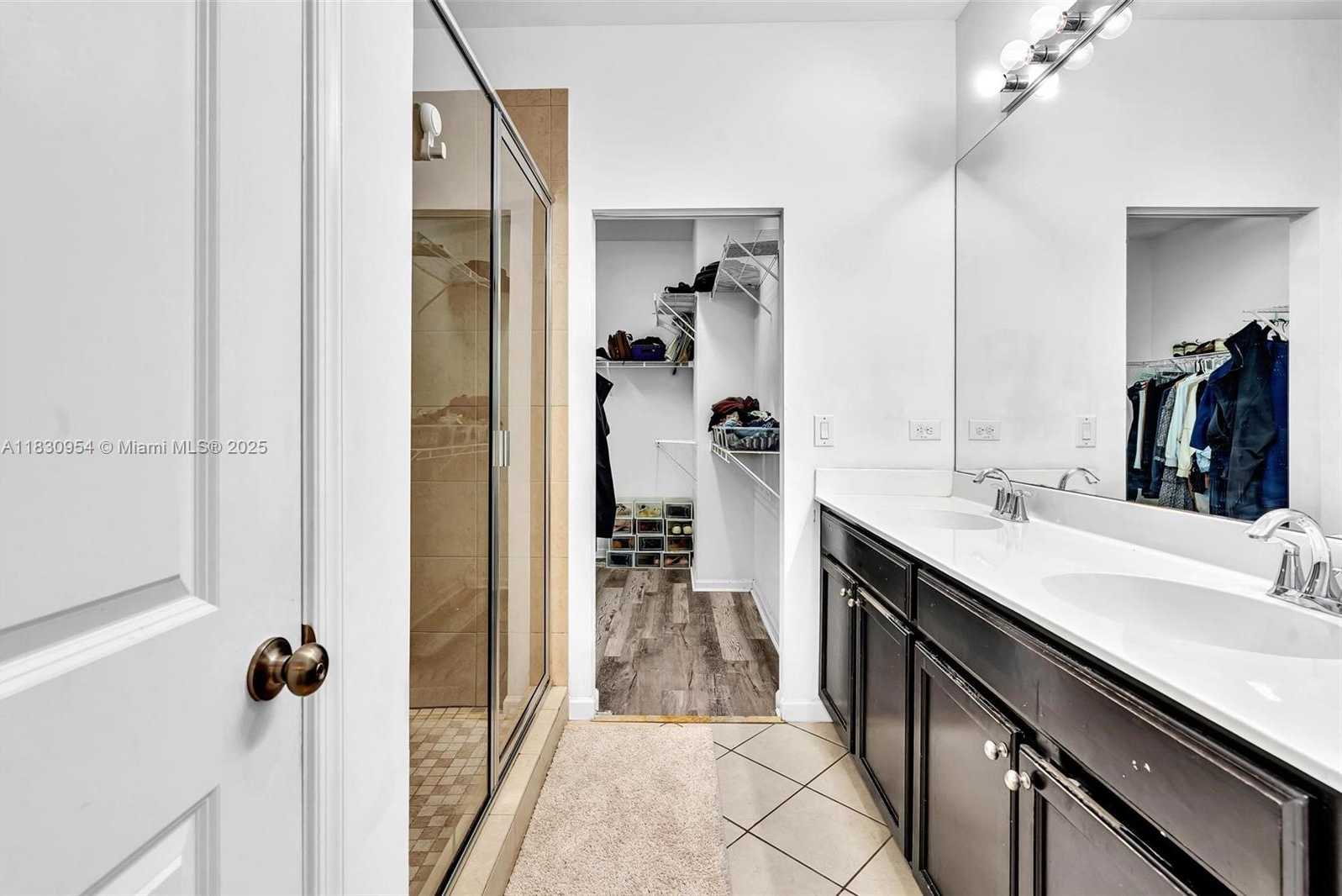 Small Image of 8150 CASCADA ISLES DR, Cooper City Number 42