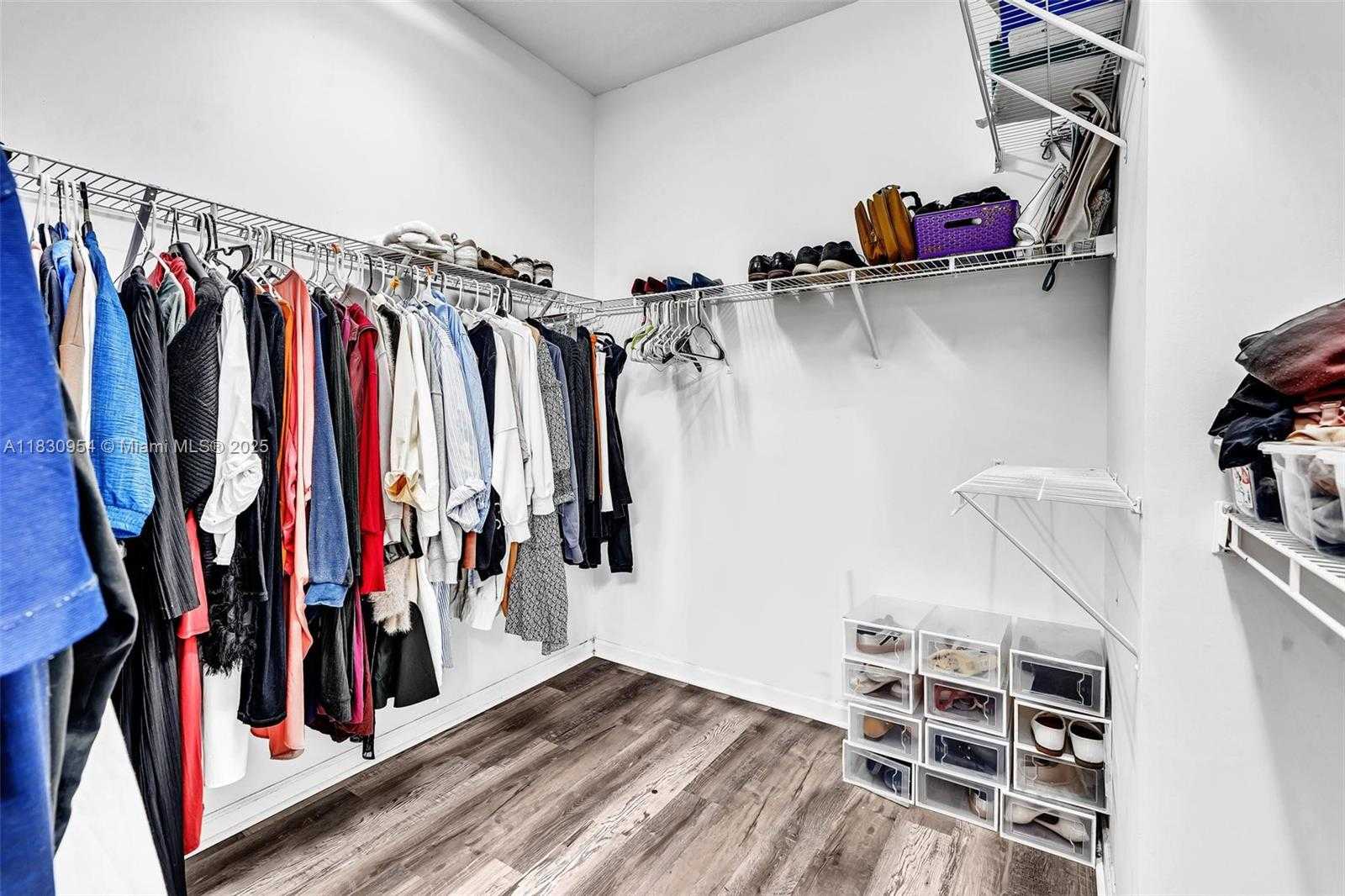 Small Image of 8150 CASCADA ISLES DR, Cooper City Number 44