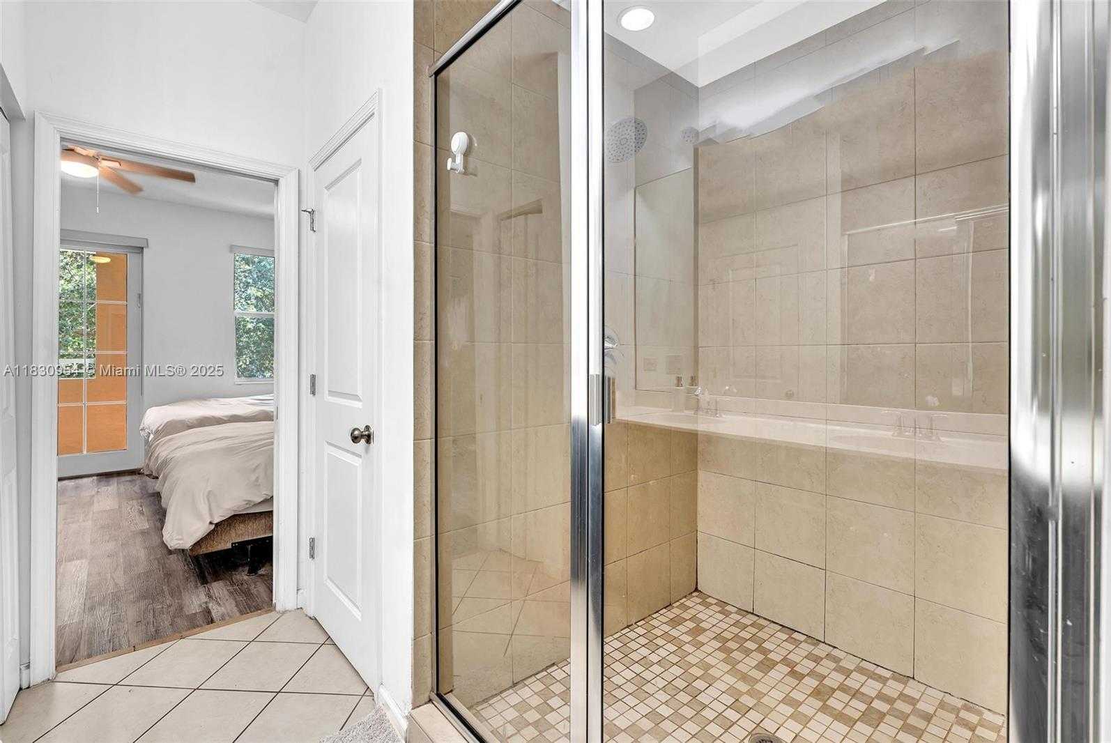 Small Image of 8150 CASCADA ISLES DR, Cooper City Number 45