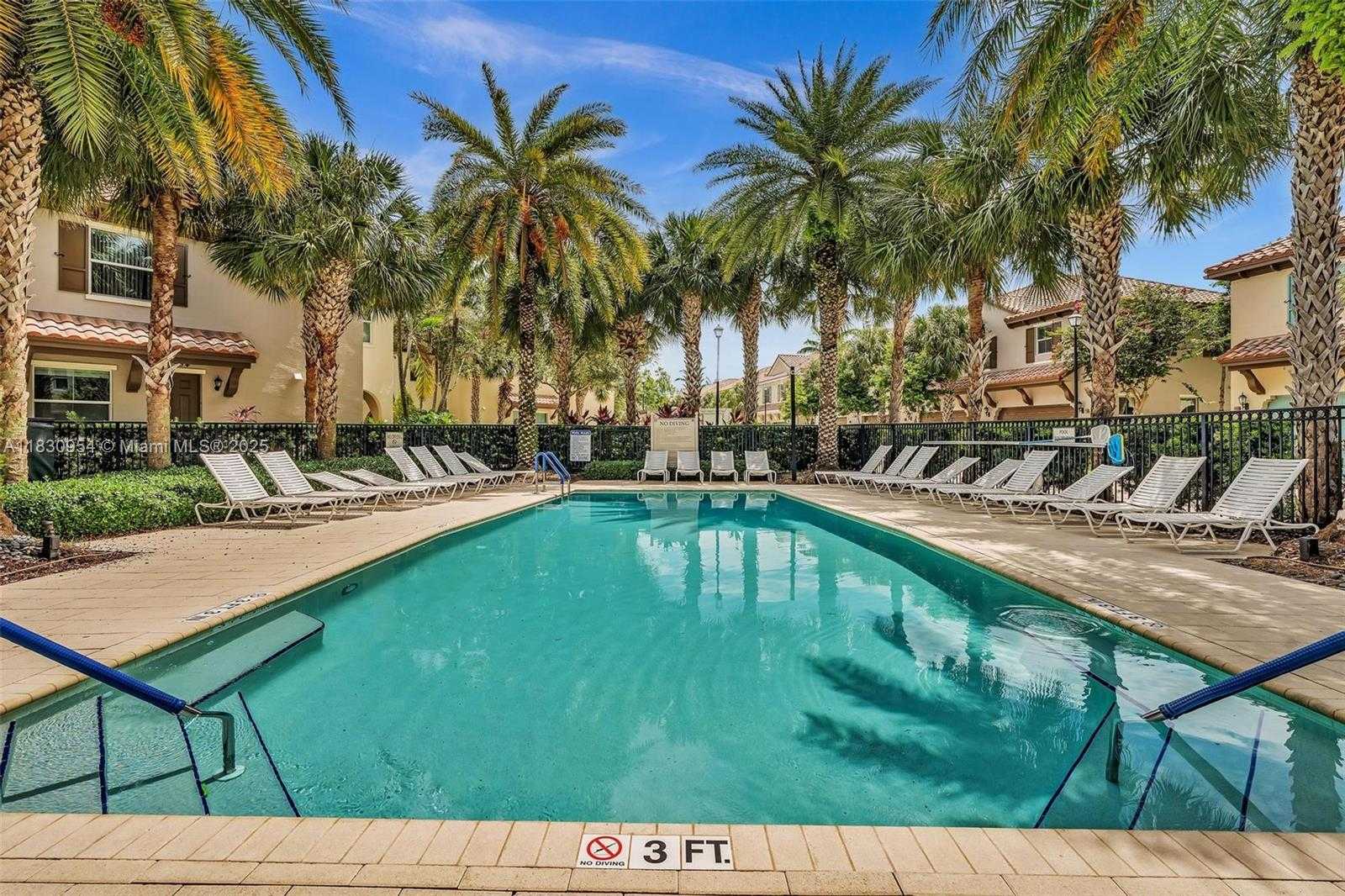 Small Image of 8150 CASCADA ISLES DR, Cooper City Number 46