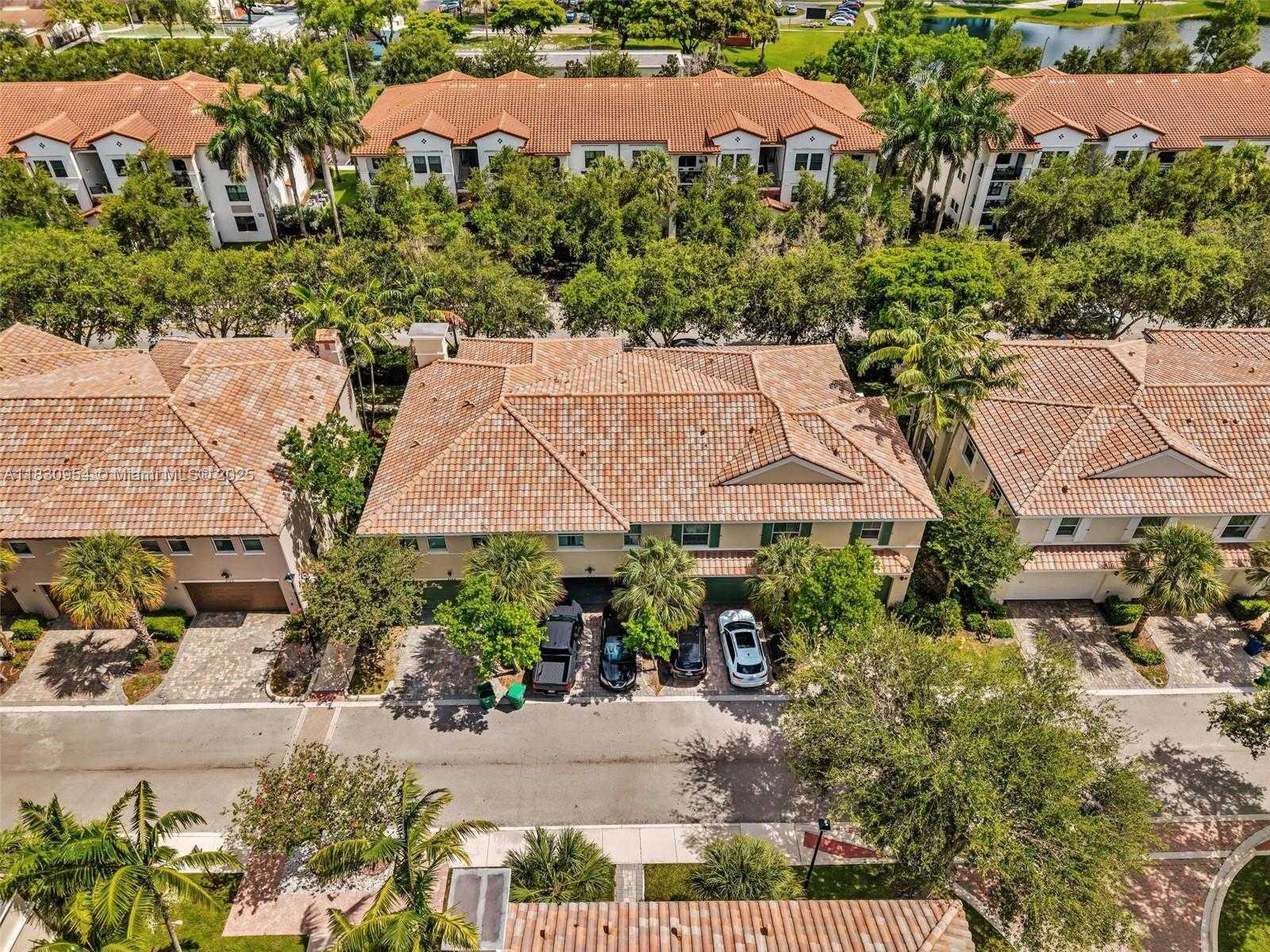 Small Image of 8150 CASCADA ISLES DR, Cooper City Number 53