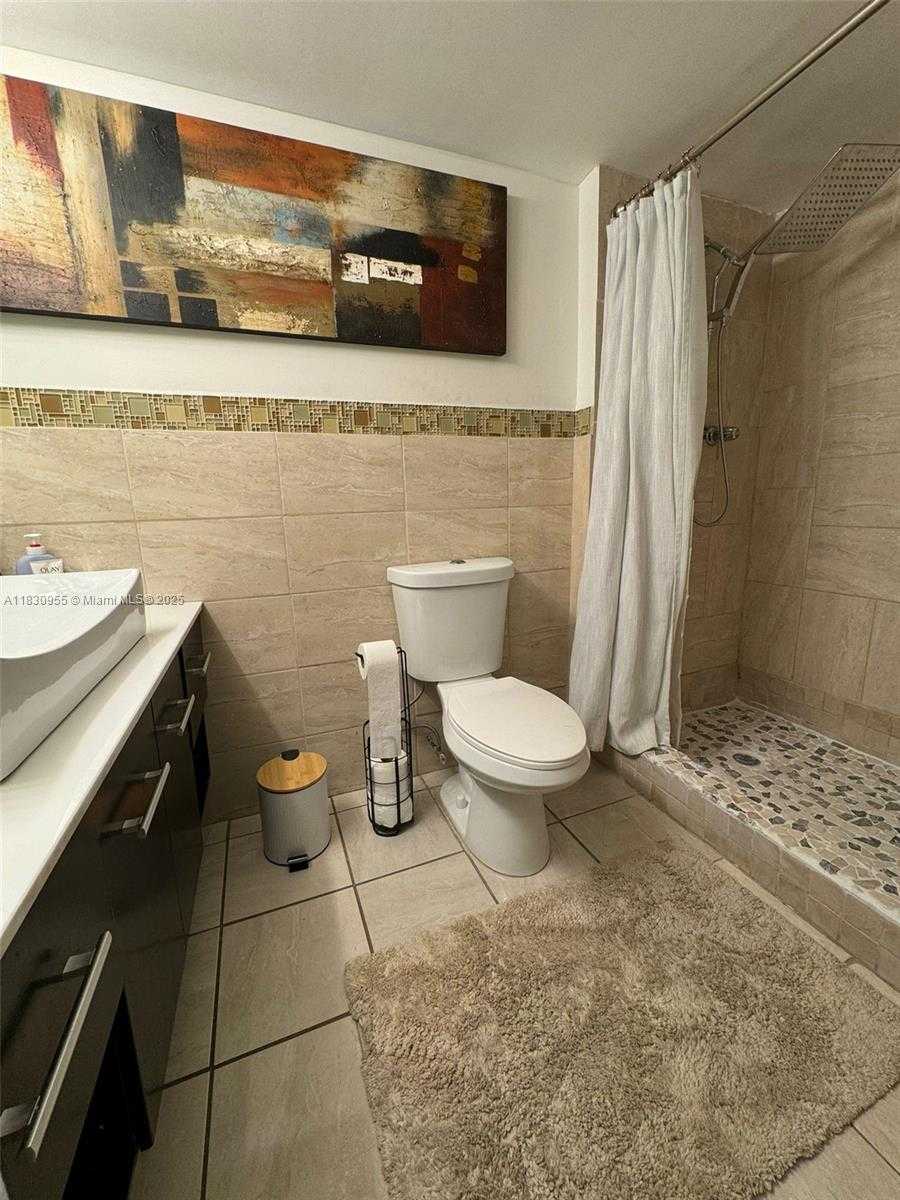 Small Image of 2761 TAFT ST #110, Hollywood Number 10