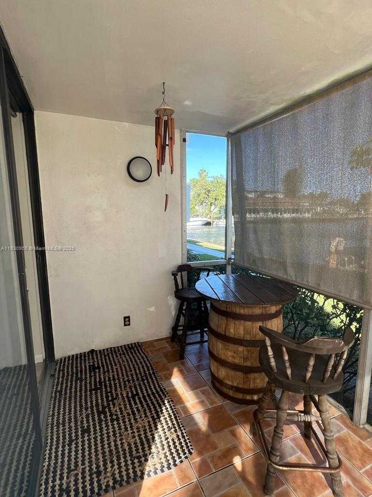 Small Image of 2761 TAFT ST #110, Hollywood Number 13