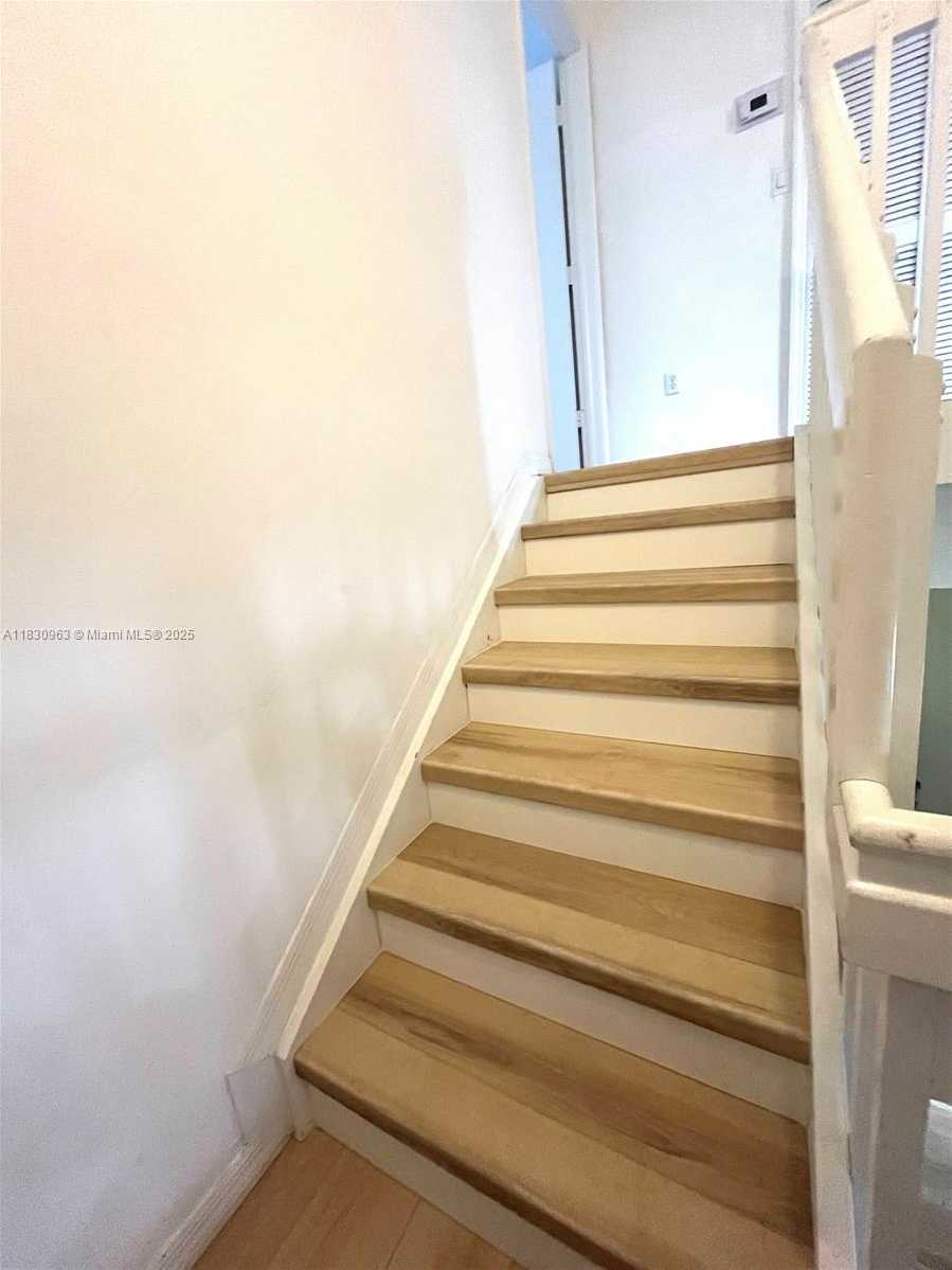 Small Image of 10607 SOUTH WEST 6TH ST #1006, Pembroke Pines Number 4