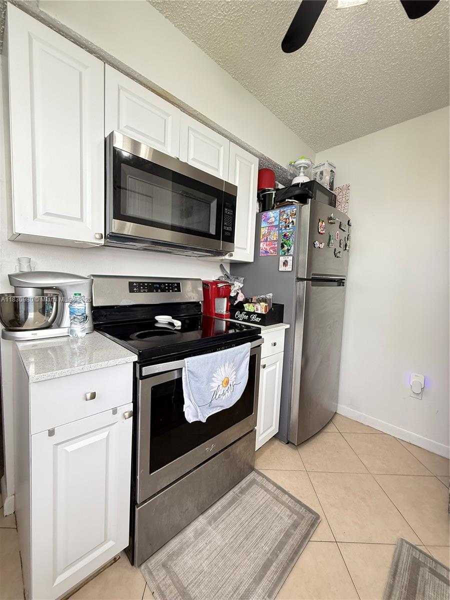 Small Image of 889 HAMILTON DR #889H, Homestead Number 10