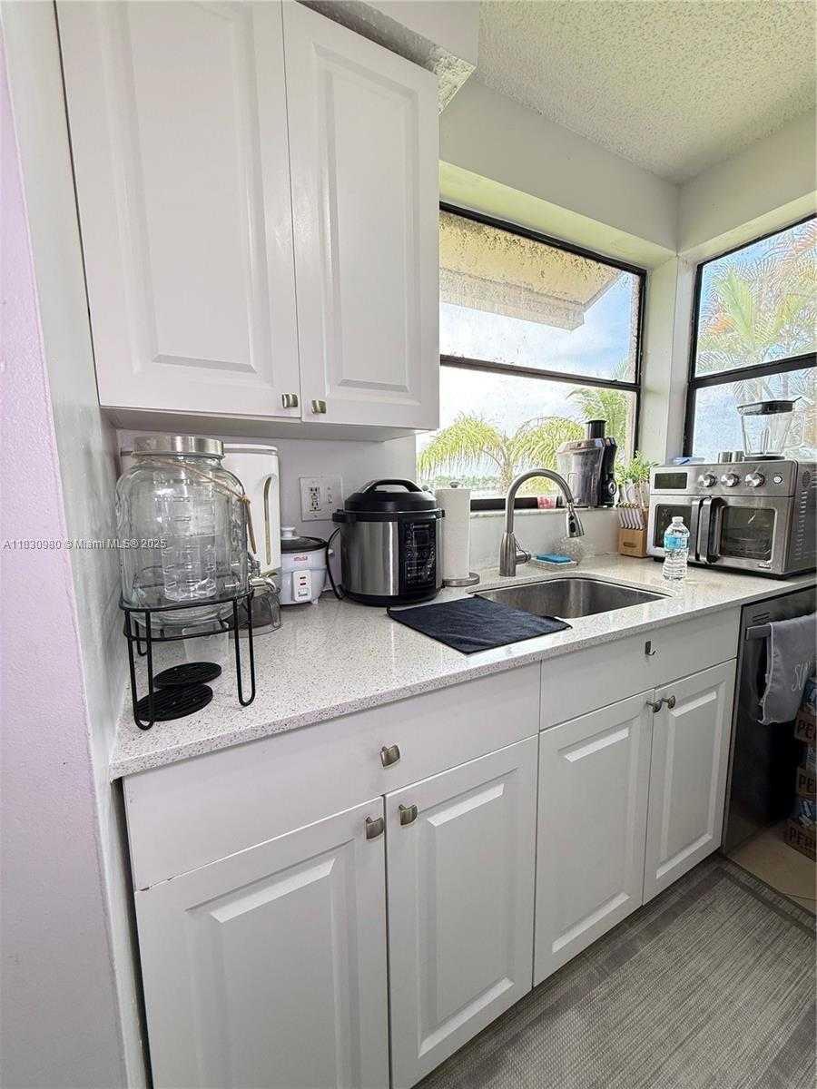 Small Image of 889 HAMILTON DR #889H, Homestead Number 11