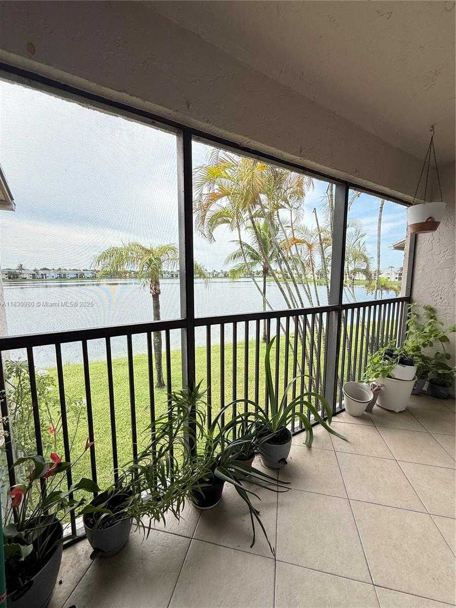Small Image of 889 HAMILTON DR #889H, Homestead Number 13