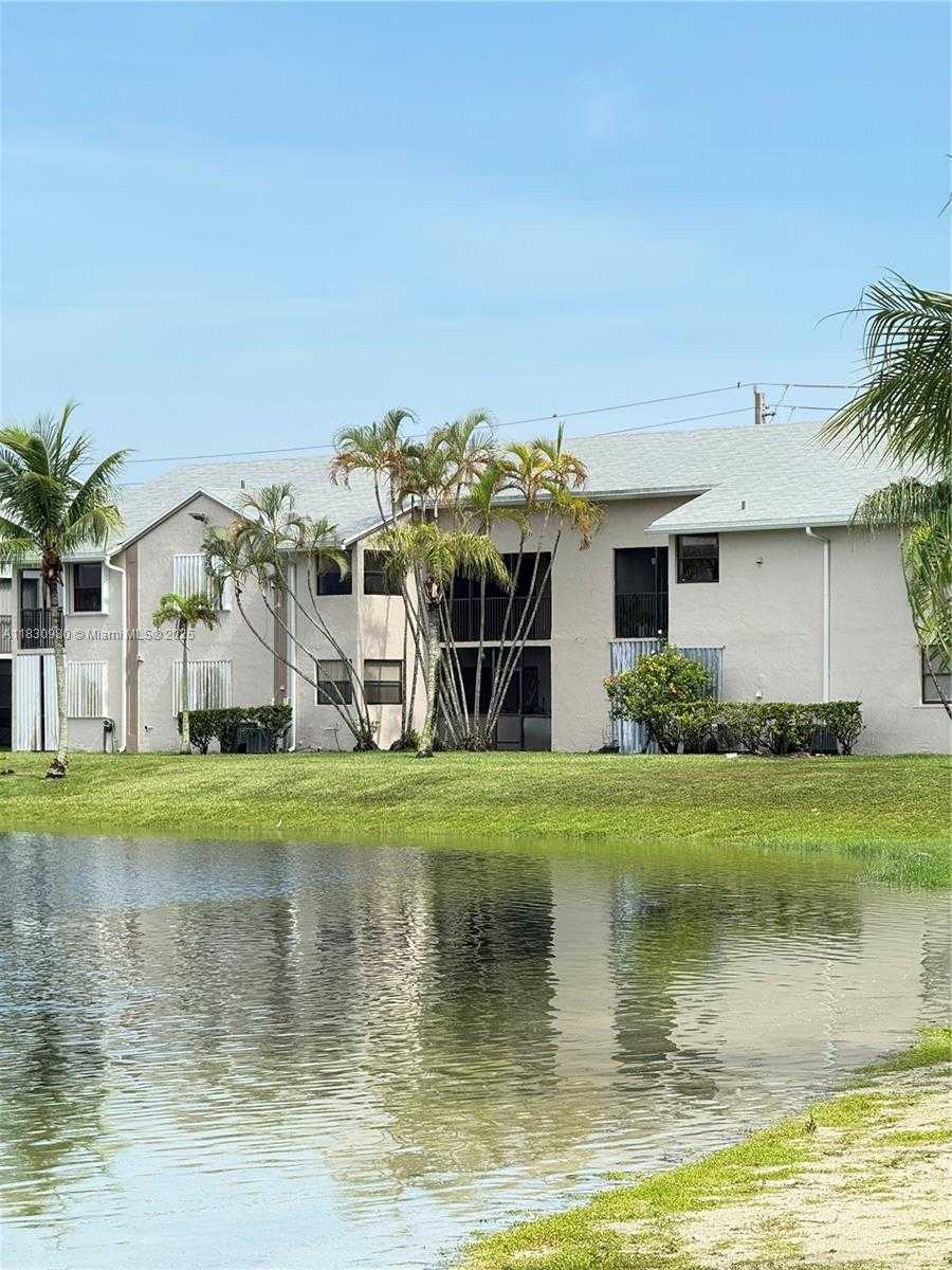Small Image of 889 HAMILTON DR #889H, Homestead Number 14
