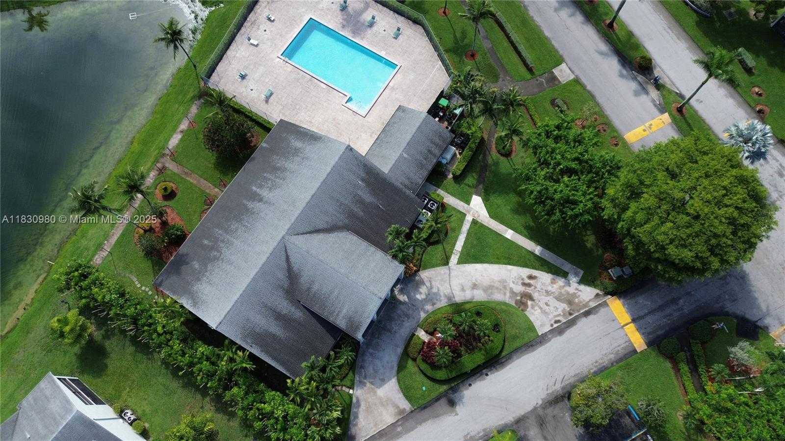 Small Image of 889 HAMILTON DR #889H, Homestead Number 21