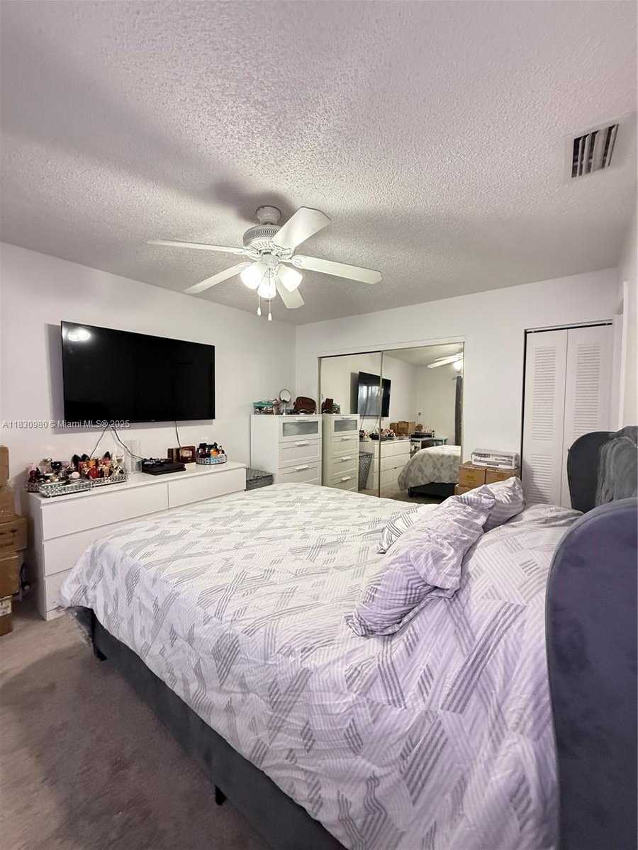 Small Image of 889 HAMILTON DR #889H, Homestead Number 8