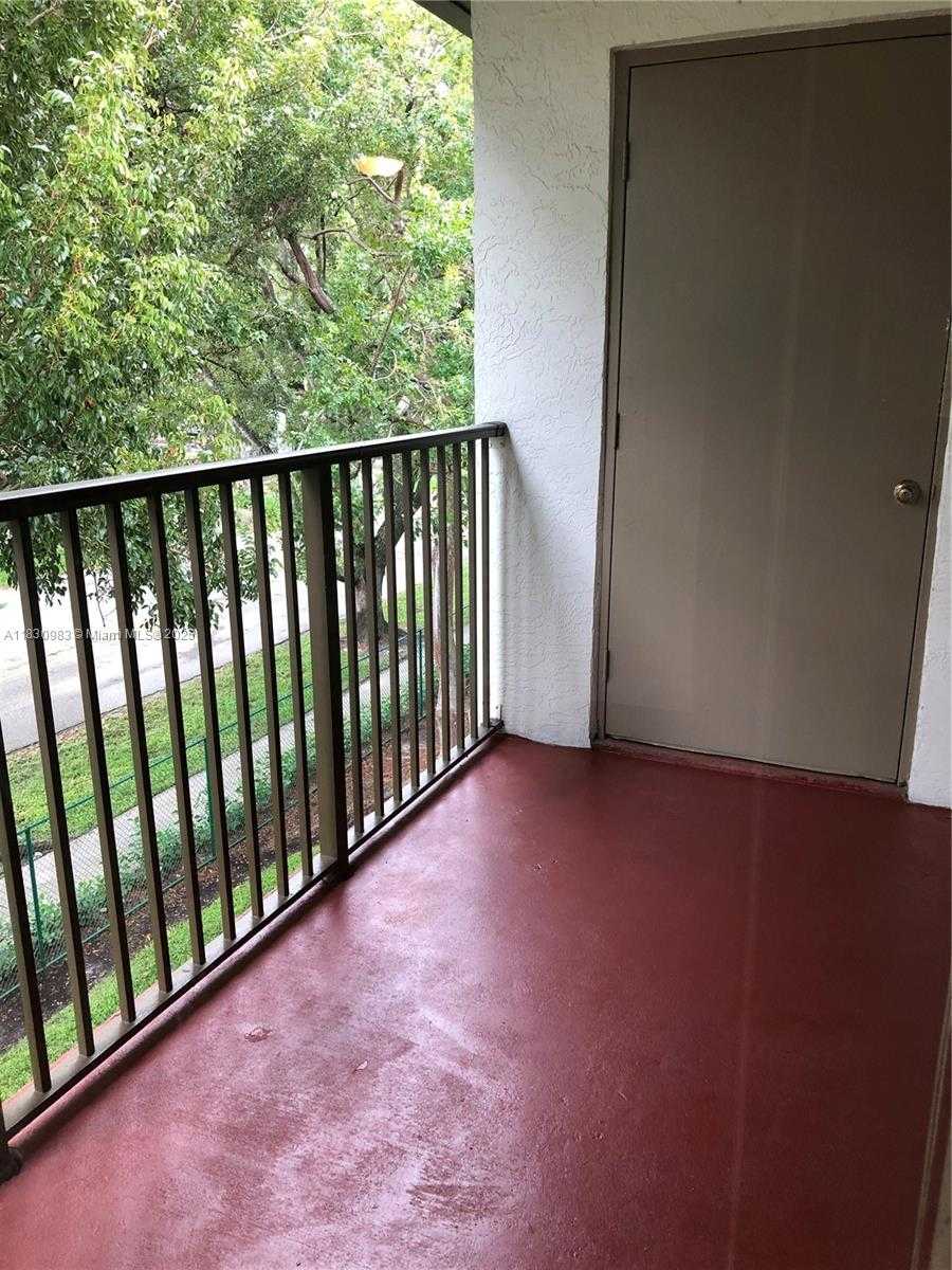 Small Image of 620 SOUTH PARK RD #33-2, Hollywood Number 5