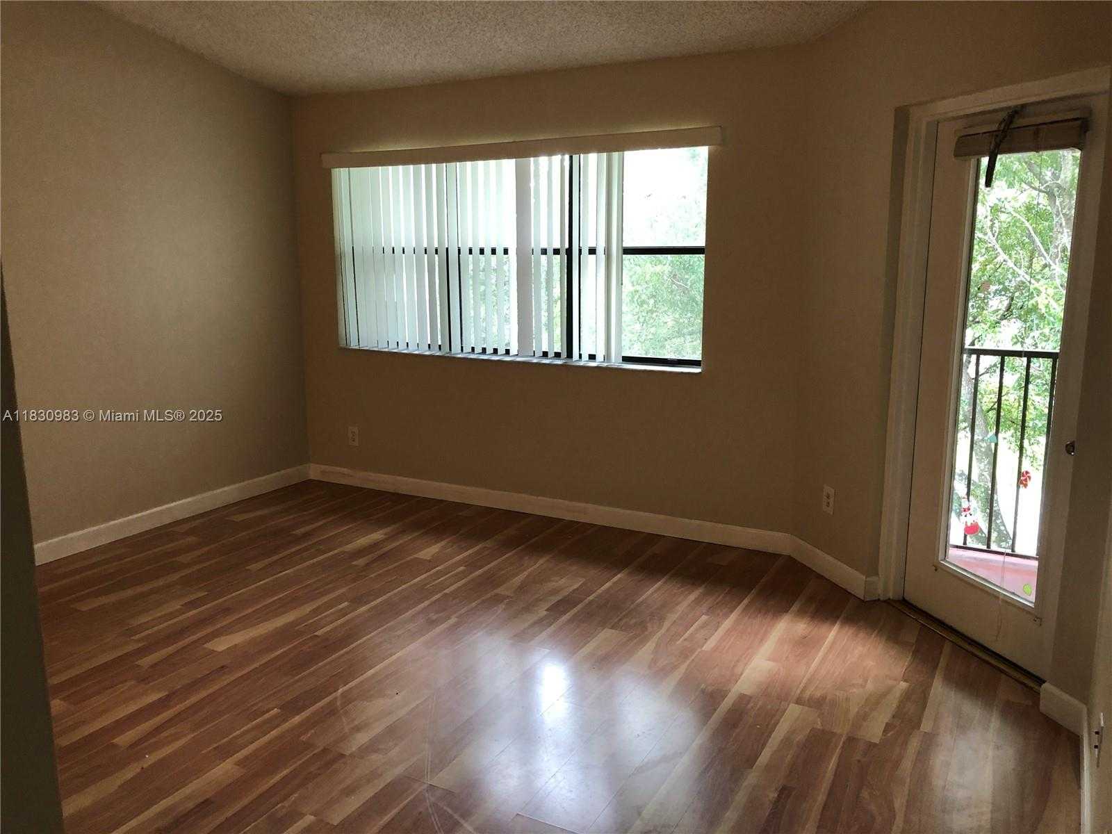 Small Image of 620 SOUTH PARK RD #33-2, Hollywood Number 6