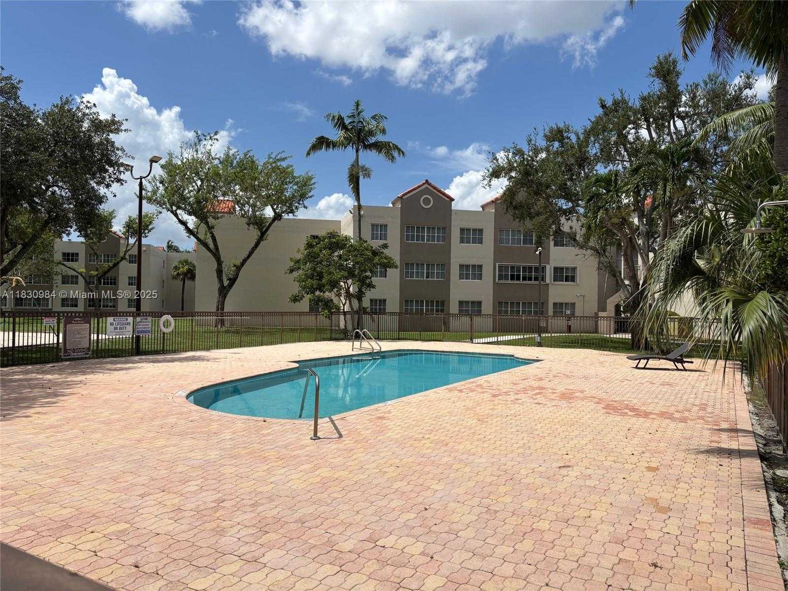 Small Image of 6045 NORTH WEST 186TH ST #103, Hialeah Number 12