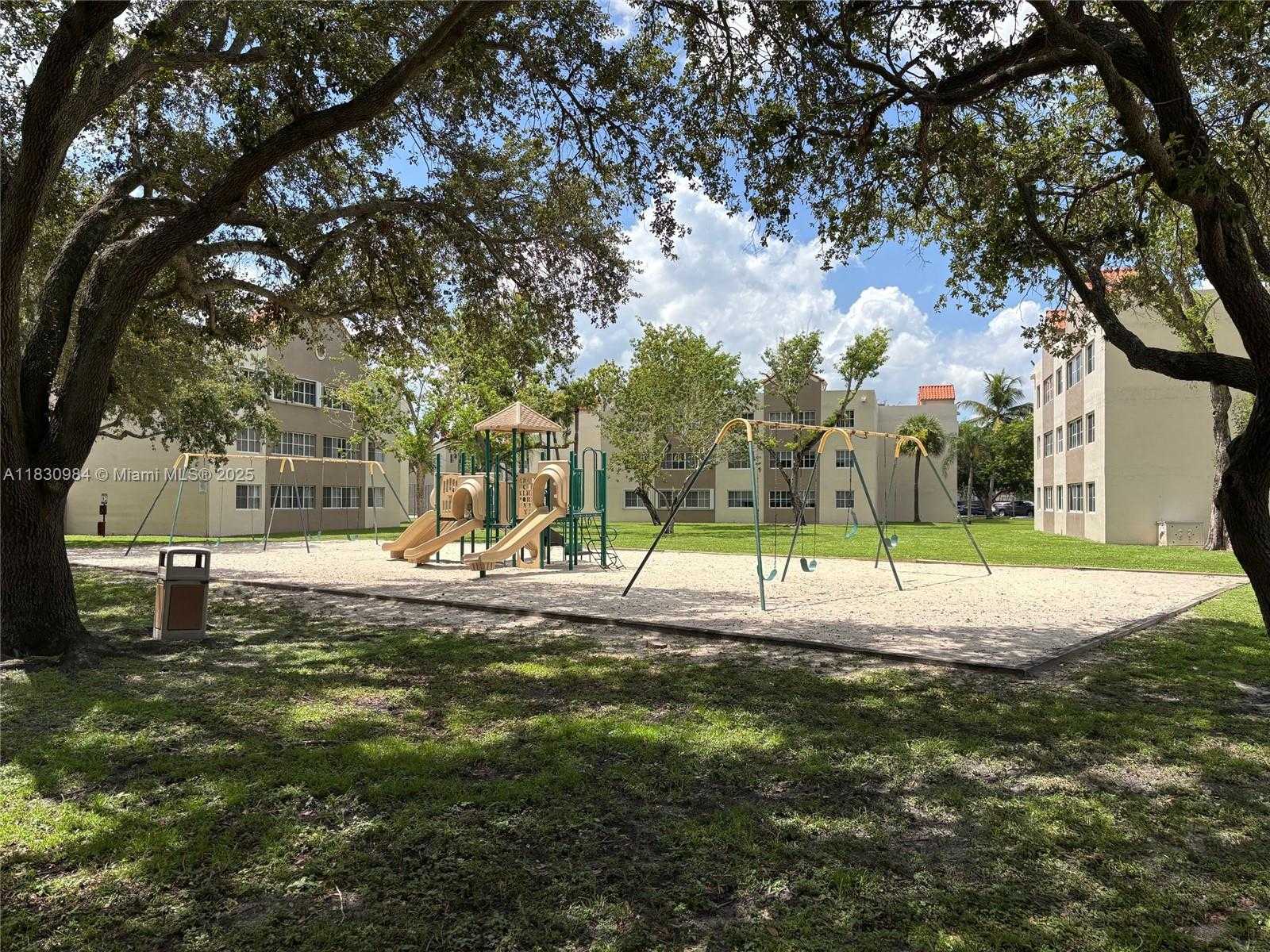 Small Image of 6045 NORTH WEST 186TH ST #103, Hialeah Number 13