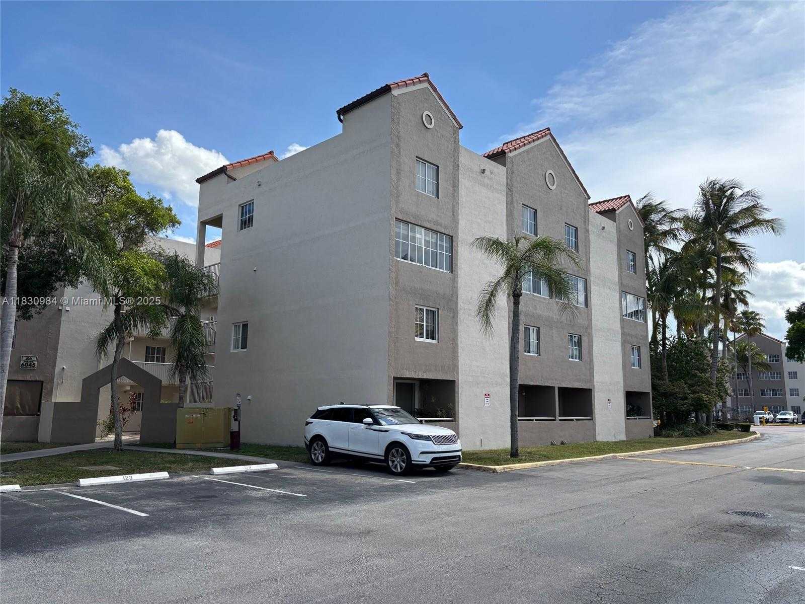 Small Image of 6045 NORTH WEST 186TH ST #103, Hialeah Number 2