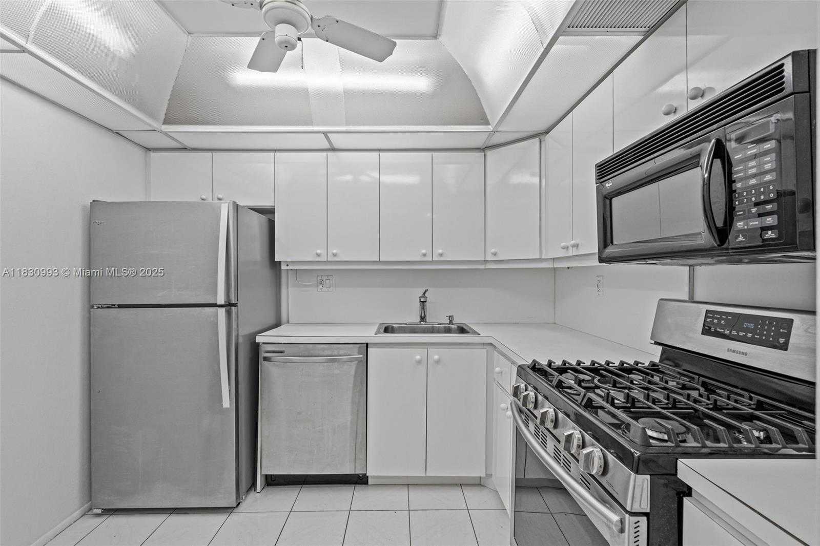 Small Image of 2030 SOUTH OCEAN DR #216, Hallandale Beach Number 17