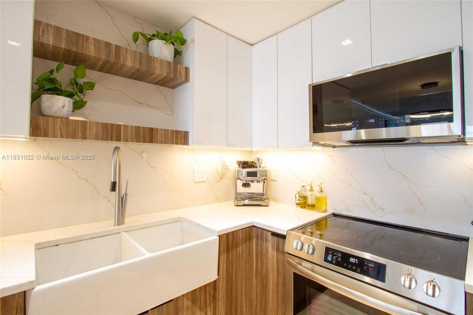 Small Image of 3725 SOUTH OCEAN DR #1514, Hollywood Number 9
