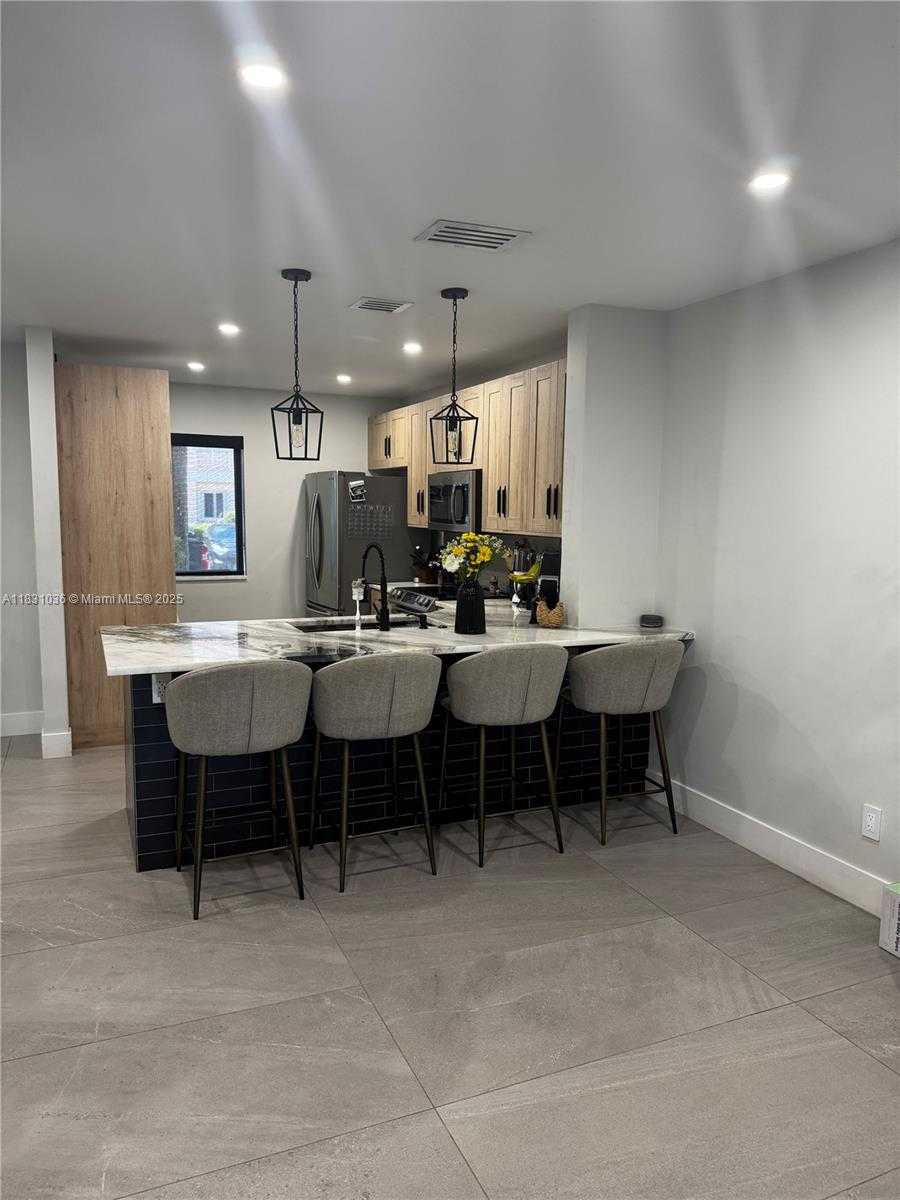 Small Image of 521 NORTH WEST 208TH CIR, Pembroke Pines Number 28