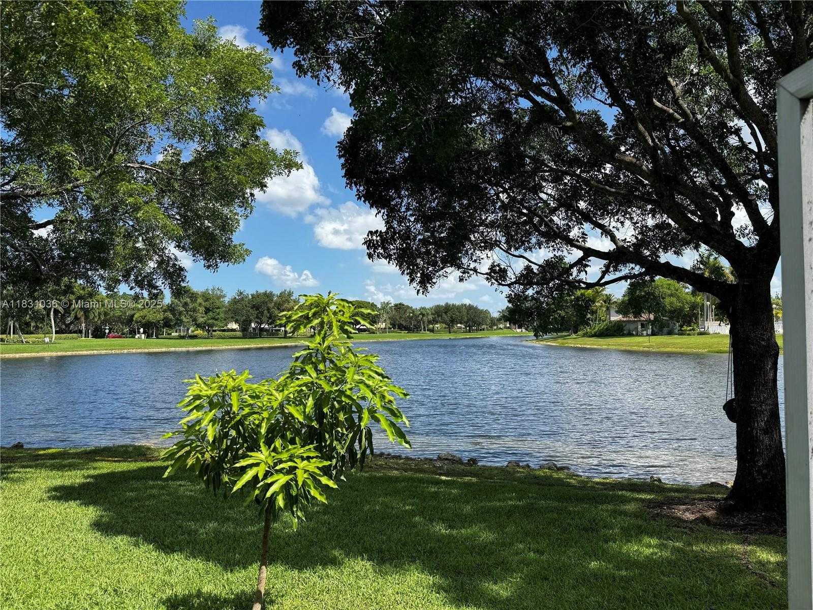 Small Image of 521 NORTH WEST 208TH CIR, Pembroke Pines Number 31