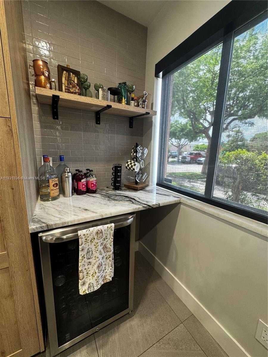 Small Image of 521 NORTH WEST 208TH CIR, Pembroke Pines Number 9