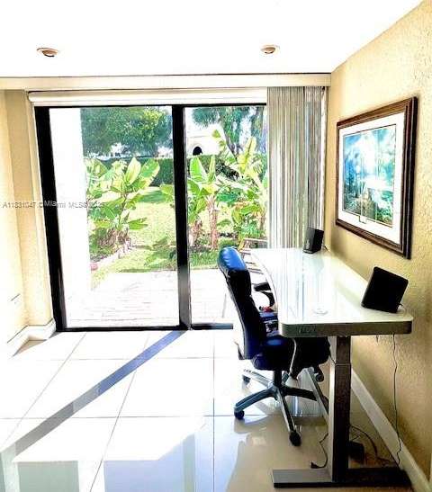 Small Image of 3552 MAGELLAN CIR #122, Aventura Number 26