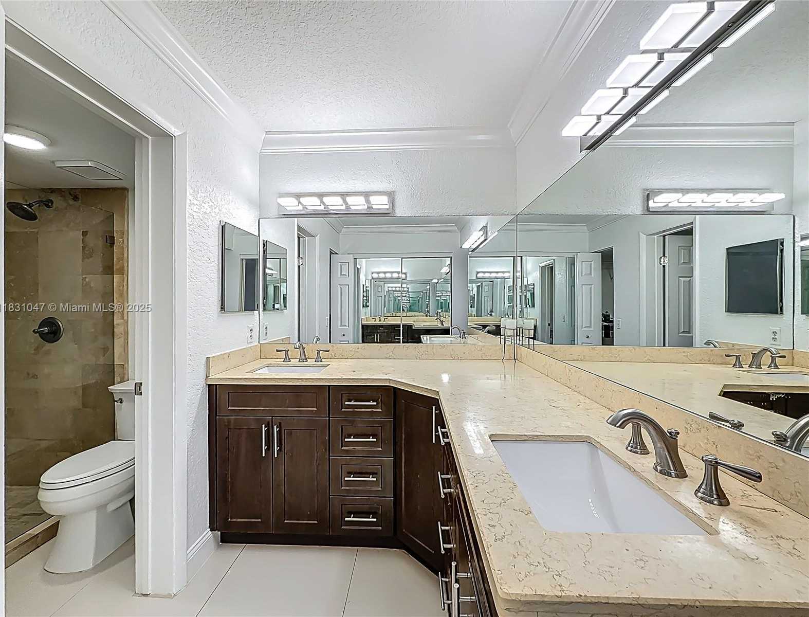 Small Image of 3552 MAGELLAN CIR #122, Aventura Number 43