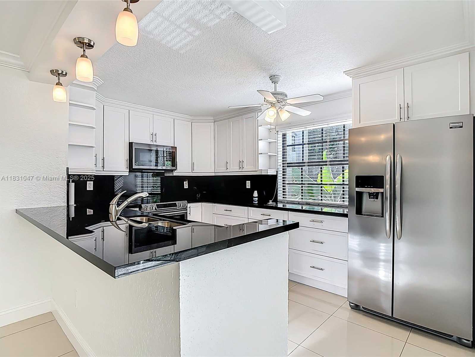 Small Image of 3552 MAGELLAN CIR #122, Aventura Number 57