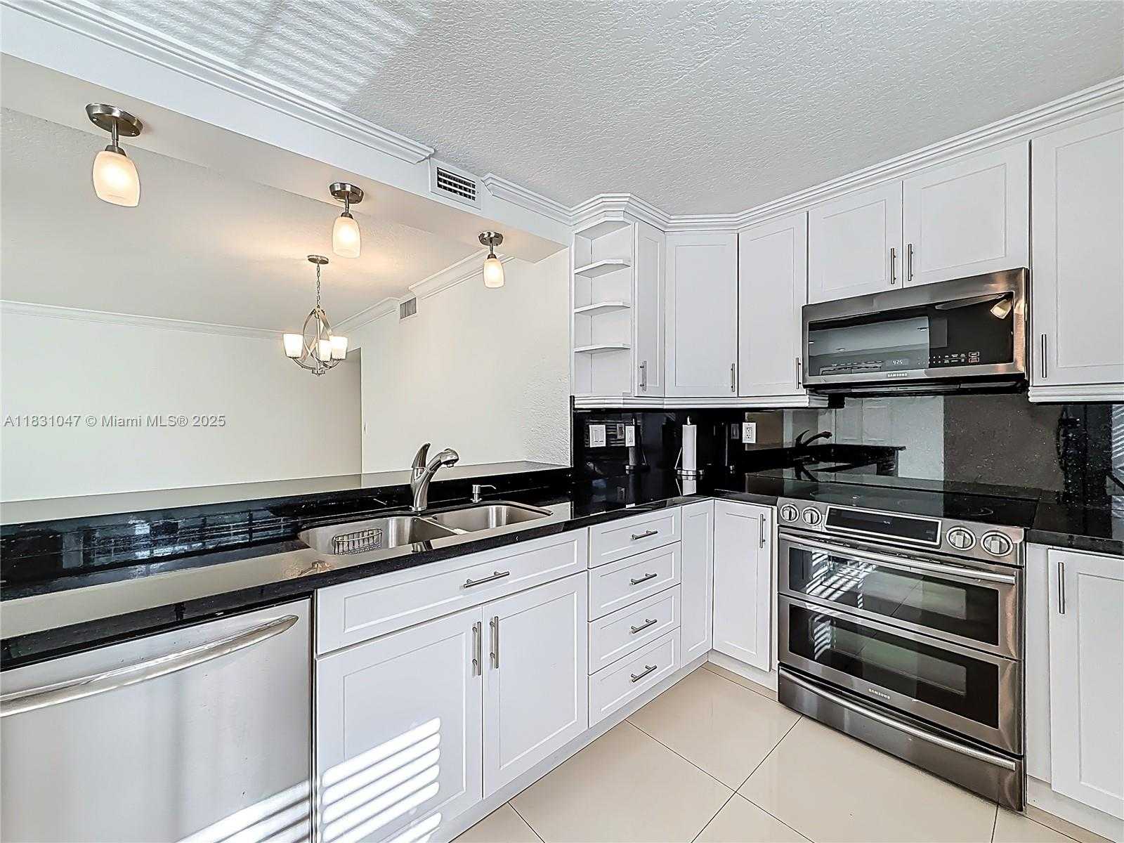 Small Image of 3552 MAGELLAN CIR #122, Aventura Number 59