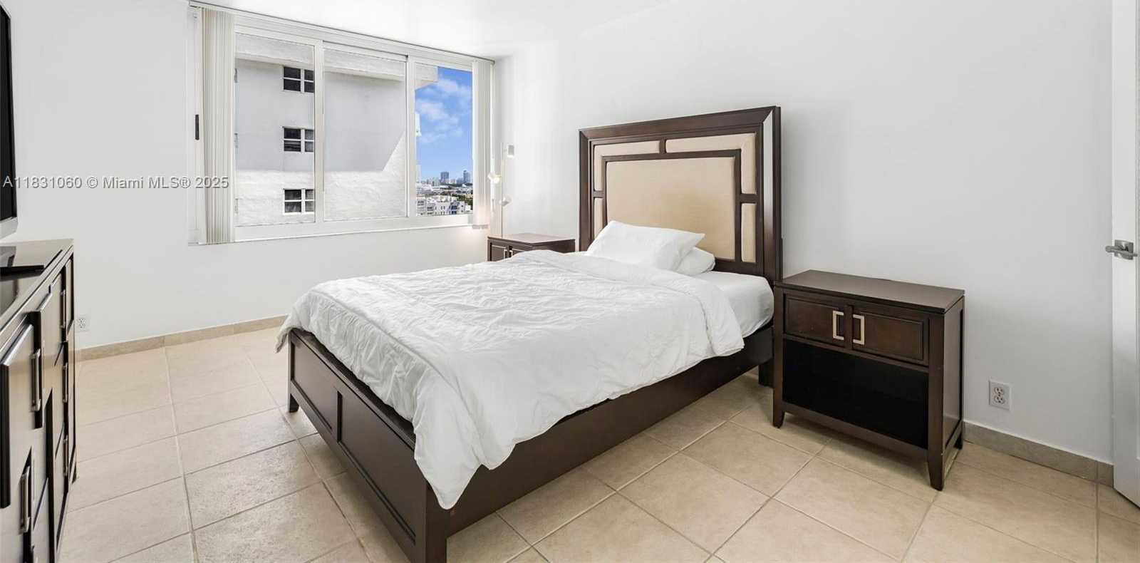 Small Image of 1200 WEST AVE #1419, Miami Beach Number 18